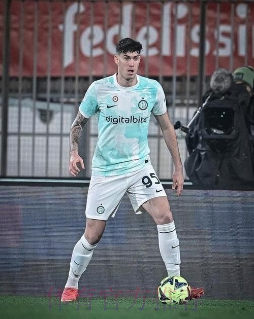 斯基拉:米兰准备1600万欧向皇马报价迪亚斯 斯基拉:米兰准备1600万欧向皇马报价迪亚斯